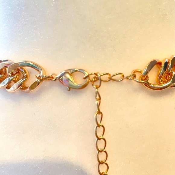 🌟Stunning New Gold Necklace, intricate double Cuban design is very striking - Picture 6 of 9